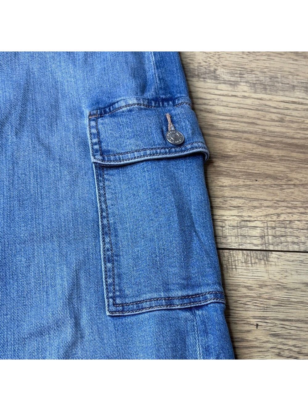Women’s American Eagle Super High Rise Baggy Wide Leg Cargo Jeans Size 0 - Picture 3 of 13